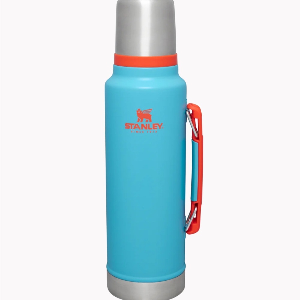 Stanley Aqua and Red Insulated Bottle CLASSIC LEGENDARY BOTTLE | 1.5 QT